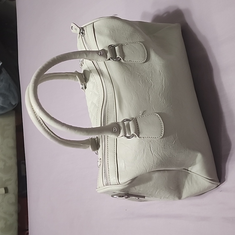 Beige Handbag ๐ - Picture 5 of 8